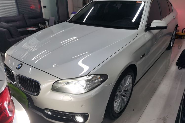 宝马5系 2014款 525Li 豪华设计套装车身外观2
