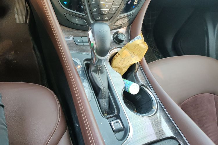 别克 昂科威 2017款 20T 两驱精英型中控内饰18