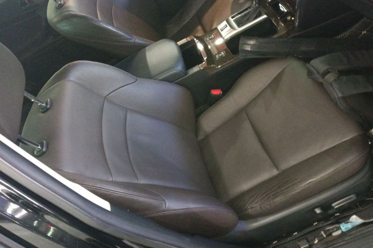 丰田 锐志 2013款 2.5V 菁锐版局部细节41