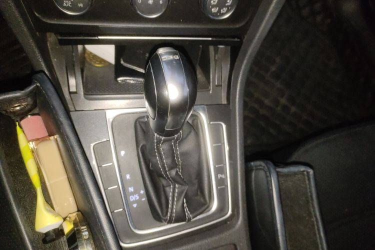 大众 高尔夫 2017款 230TSI 自动舒适百万辆纪念版中控内饰18