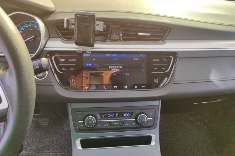 吉利汽车 帝豪 2020款 1.5L 手动豪华型中控内饰16