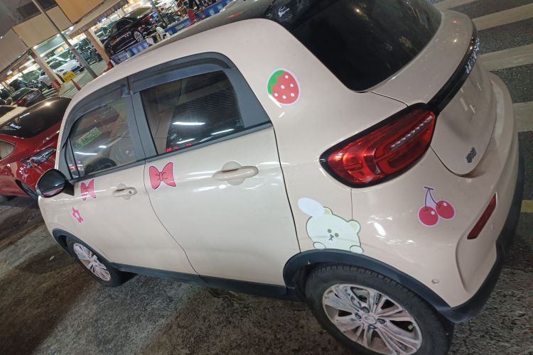 零跑汽车 零跑T03 2021款 400豪华Pro版车身外观4