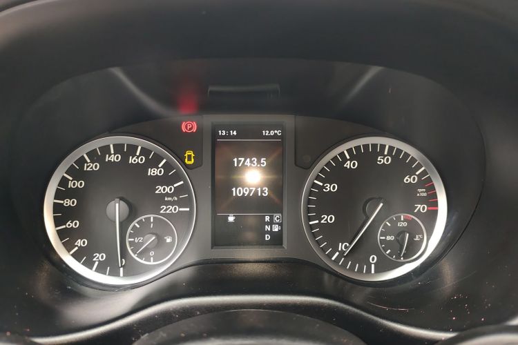 奔驰 威霆 2016款 2.0T 商务版局部细节14