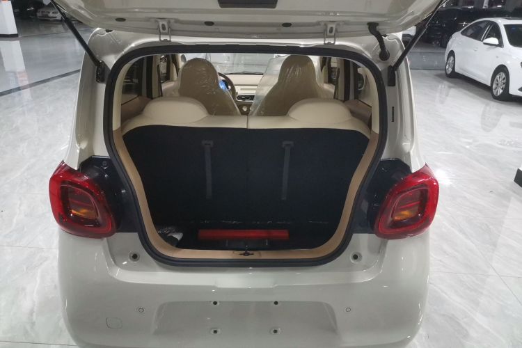 五菱汽车 宏光MINIEV 2025款 四门版 进阶款机舱底盘23