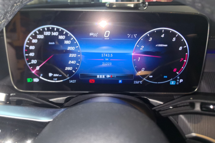 奔驰C级 2023款 C 200 L 运动版中控内饰14