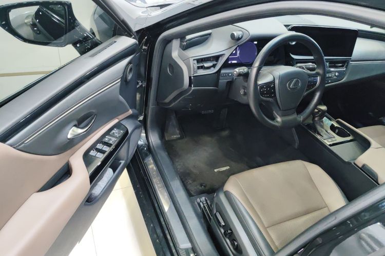 雷克萨斯ES 2023款 200 卓越版中控内饰20