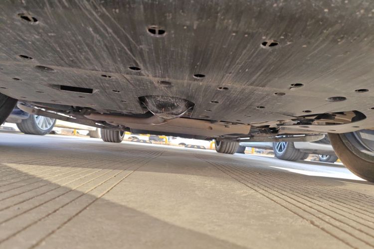 理想汽车 理想L9 2024款 Ultra局部细节9008