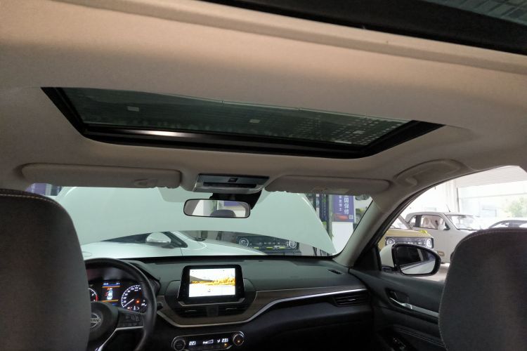 日产 天籁 2021款 2.0L XL 舒适版中控内饰22