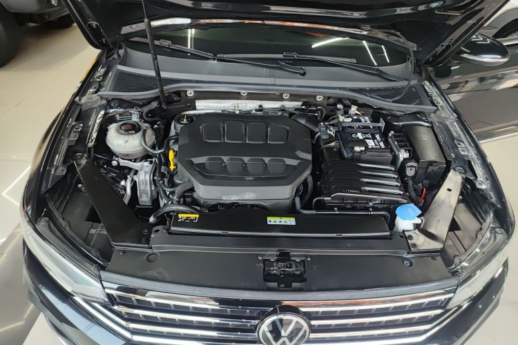 大众 迈腾 2025款 改款 众享款 330TSI DSG豪华型机舱底盘24