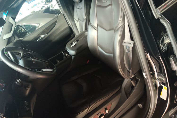 凯迪拉克 凯雷德ESCALADE 2017款 6.2L ESV铂金版加长型局部细节19