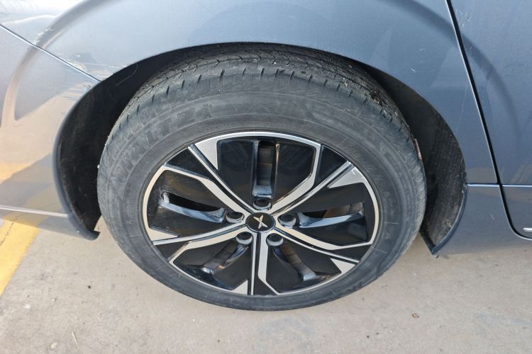 小鹏P5 2023款 智行版车身外观6008