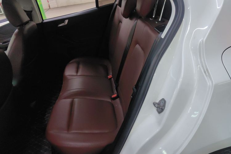 福特 福克斯 2020款 三厢 1.5L 自动锋跃型中控内饰21