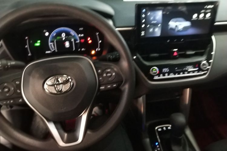 丰田 锋兰达 2023款 2.0L 智能电混双擎 领先版中控内饰12