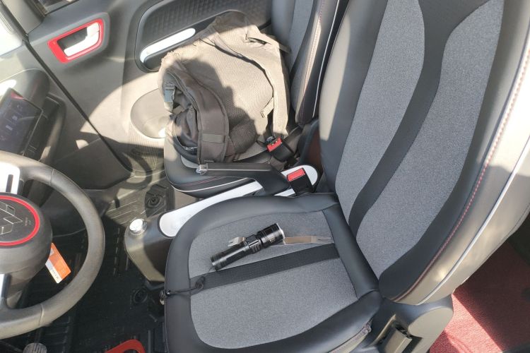 五菱汽车 宏光MINIEV 2022款 GAMEBOY 300km 玩咖款 磷酸铁锂中控内饰21