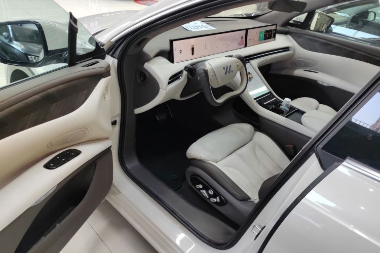 智己汽车 智己LS7 2023款 100kWh Pro四驱版中控内饰20