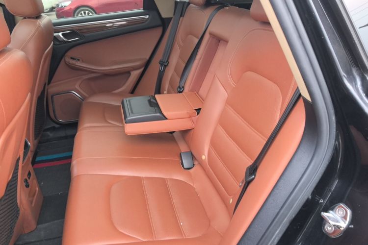 众泰SR9 2017款 2.0T 自动极致之心版中控内饰7004