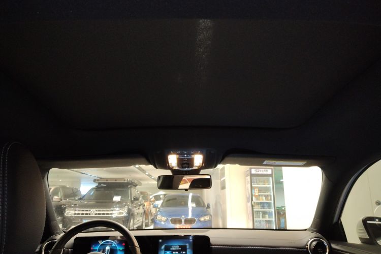 奔驰A级 2019款 A 180 L 运动轿车局部细节22