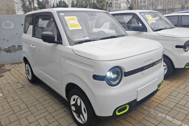 吉利银河 熊猫 2025款 210km 元气熊车身外观3