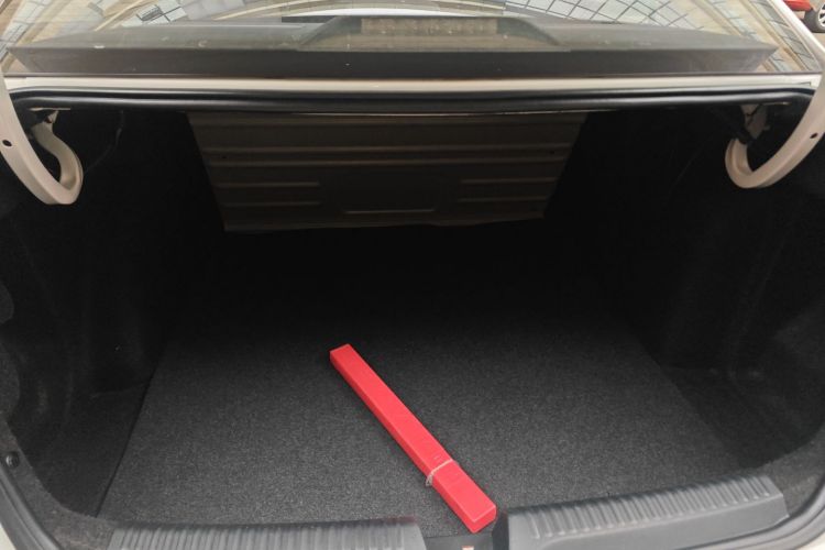 大众 捷达 2017款 1.4L 手动时尚型机舱底盘23