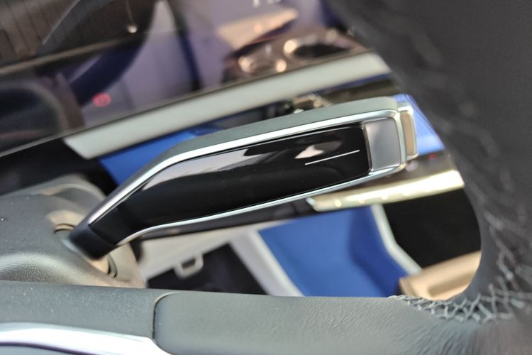 凯迪拉克 IQ傲歌 2024款 标准续航版中控内饰18