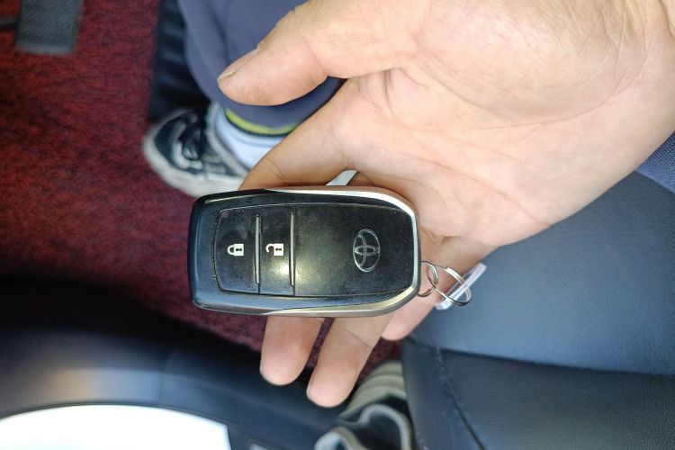 丰田 RAV4荣放 2015款 2.5L 自动四驱精英版中控内饰7001