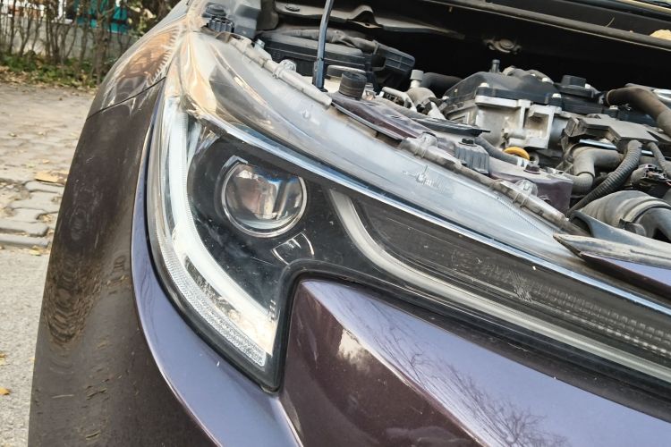 丰田 雷凌 2019款 双擎 1.8H E-CVT运动版 国VI车身外观8