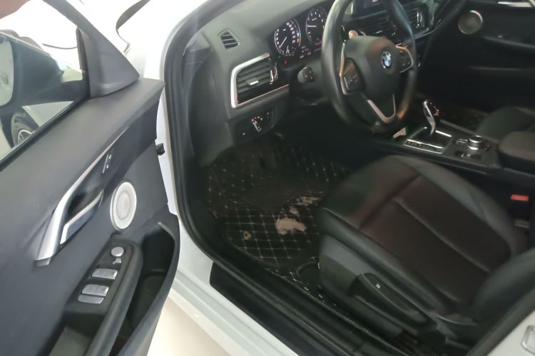 宝马1系 2022款 120i M运动版中控内饰7003