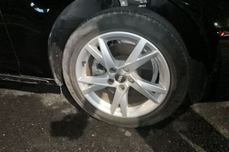 奥迪A4L 2018款 30周年年型 40 TFSI 进取型车身外观10