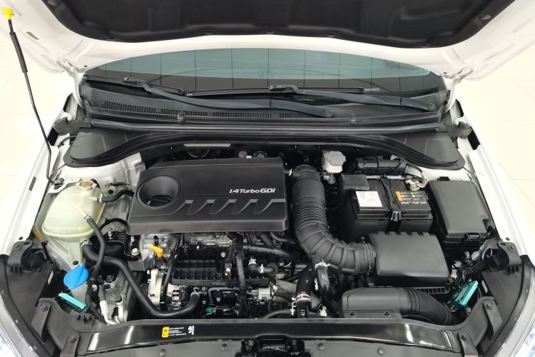 现代 领动 2019款 1.4T 双离合炫动·活力型机舱底盘24