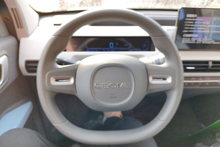 吉利银河 2024款 熊猫mini 200km 耐力熊中控内饰13