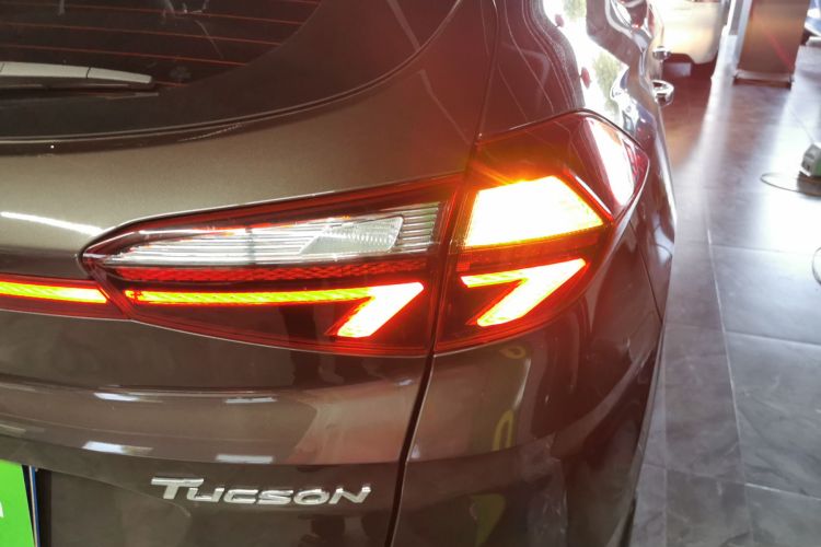 现代 途胜 2019款 280TGDi 双离合两驱智联版 国V车身外观9