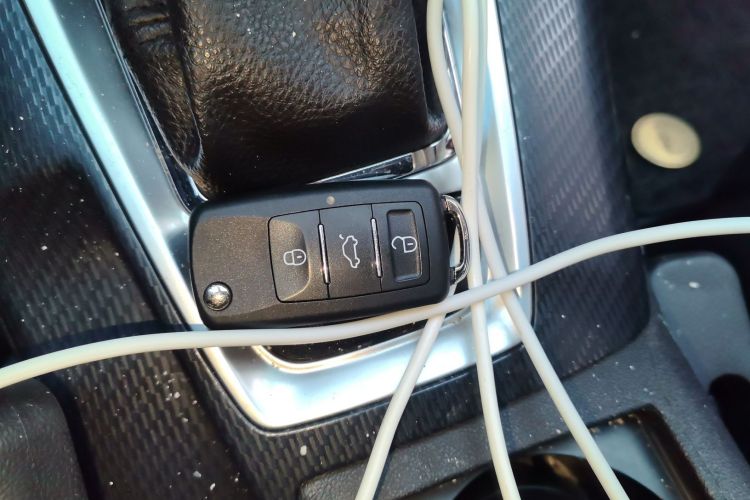 雪铁龙C5 2014款 1.6T 自动尊享型中控内饰11