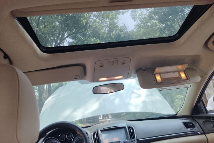 别克 君威 2014款 2.0L 领先时尚型中控内饰22