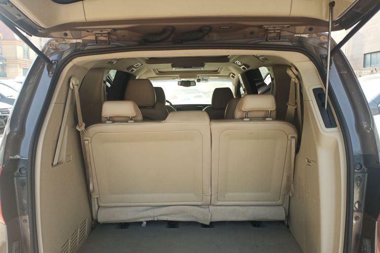 别克GL8 2014款 3.0L XT豪华商务旗舰版机舱底盘23