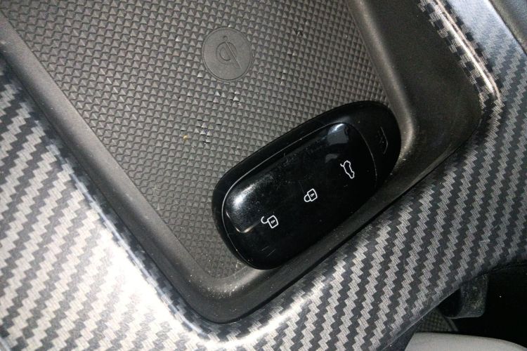 理想汽车 理想ONE 2021款 增程6座版中控内饰11