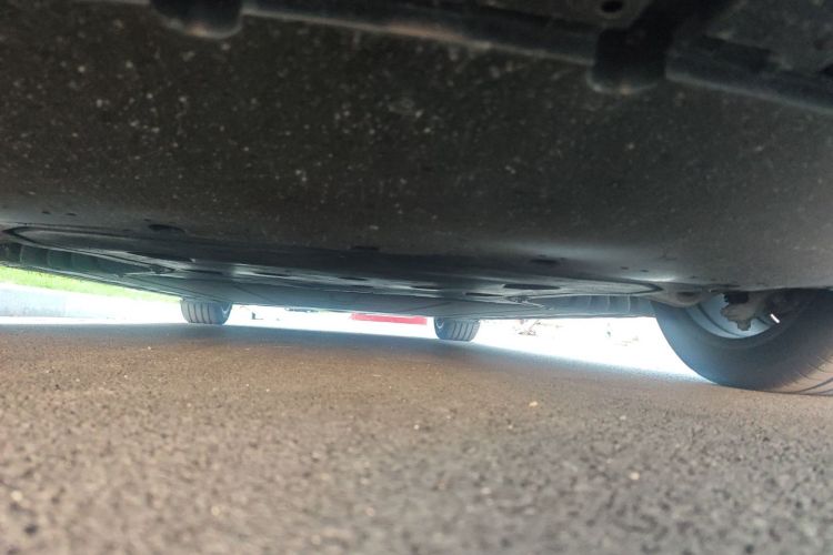 小米汽车 小米SU7 2024款 后驱长续航智驾版局部细节9008