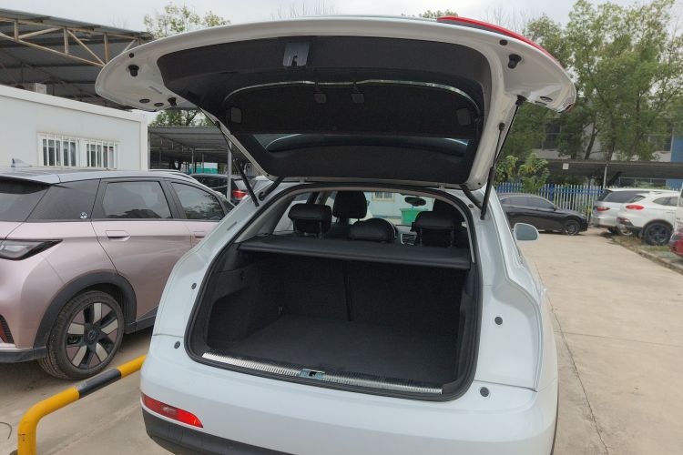 奥迪Q3 2015款 30 TFSI 进取型机舱底盘23