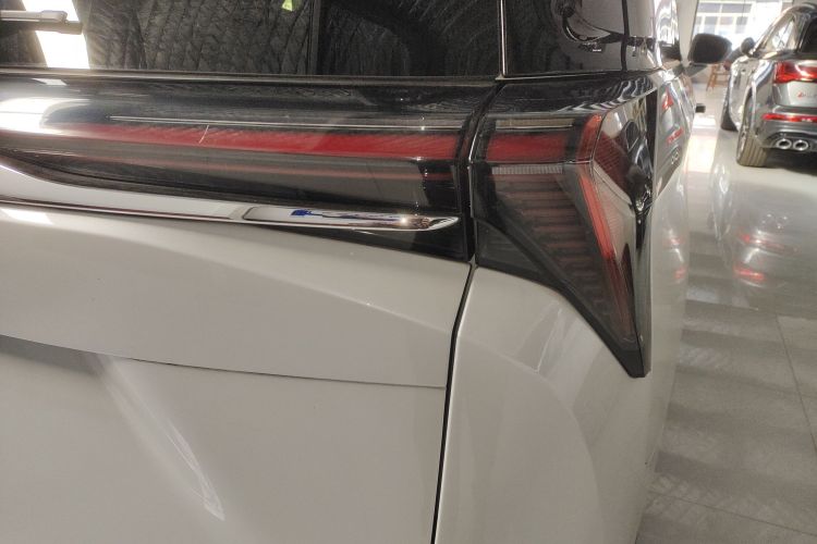 别克GL8 2025款 陆尊 智享版车身外观6006