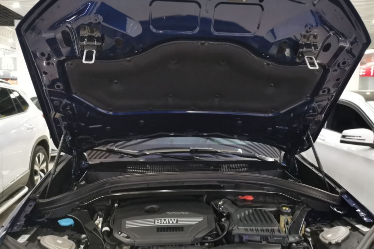 宝马X1 2020款 sDrive20Li 尊享型机舱底盘24