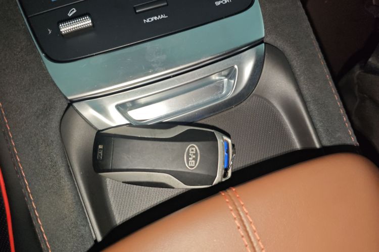 比亚迪 宋PLUS 2020款 1.5T 自动旗舰PLUS中控内饰7001