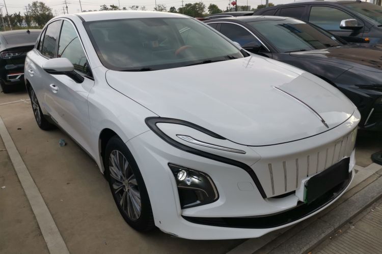 红旗E-QM5 2022款 431km 充电乐享版车身外观3