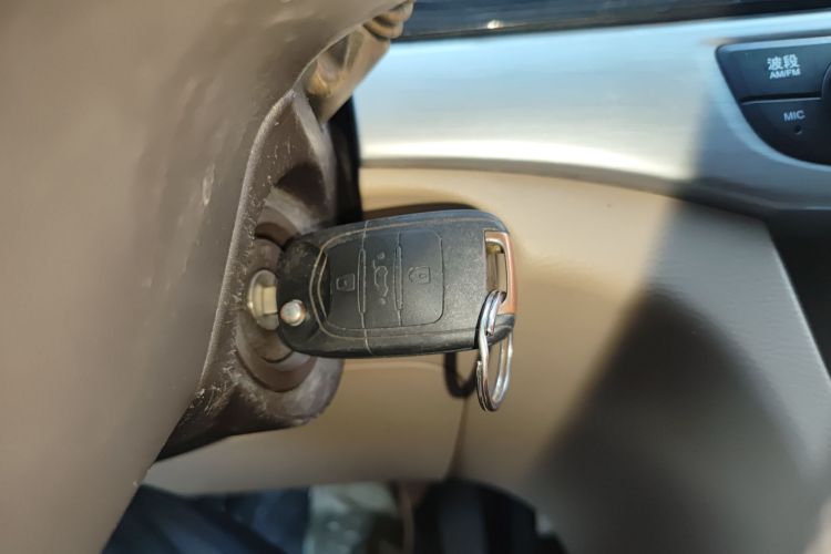 宝骏730 2016款 1.5L 手动舒适型 7座 国V中控内饰7001