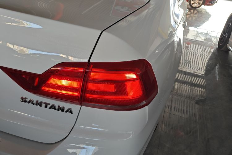 大众 桑塔纳 2021款 1.5L 手动风尚版车身外观9