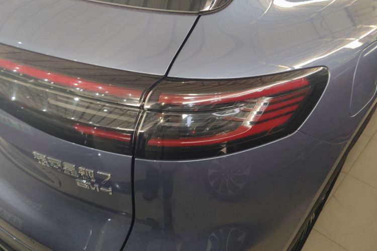 吉利银河 银河星舰7 EM-i 2025款 120km 领航版车身外观6006