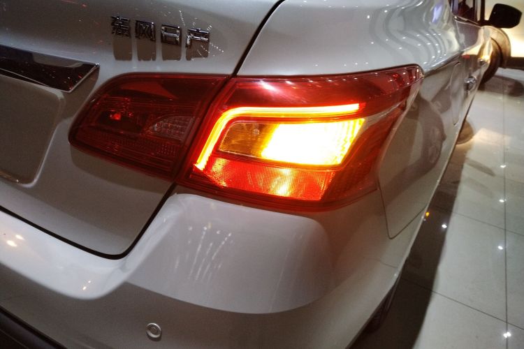 日产 轩逸 2022款 经典 1.6XE CVT舒适版车身外观9