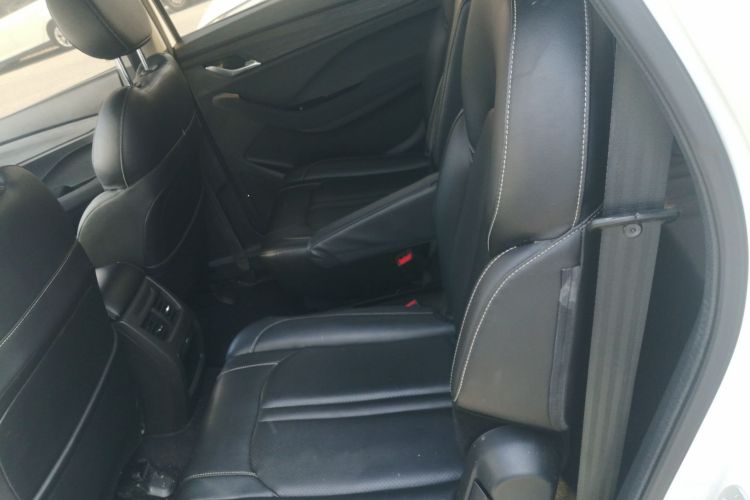 宝骏360 2018款 1.5L 自动精英型 国V中控内饰7004