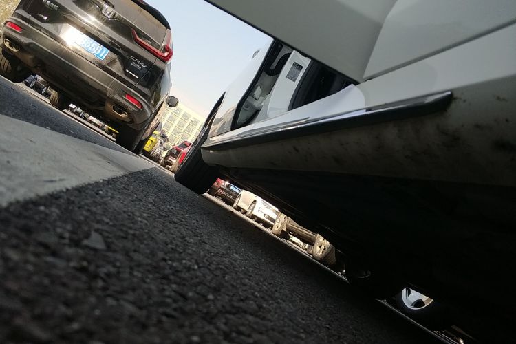 奔驰E级 2018款 E 200 L 运动型局部细节9001