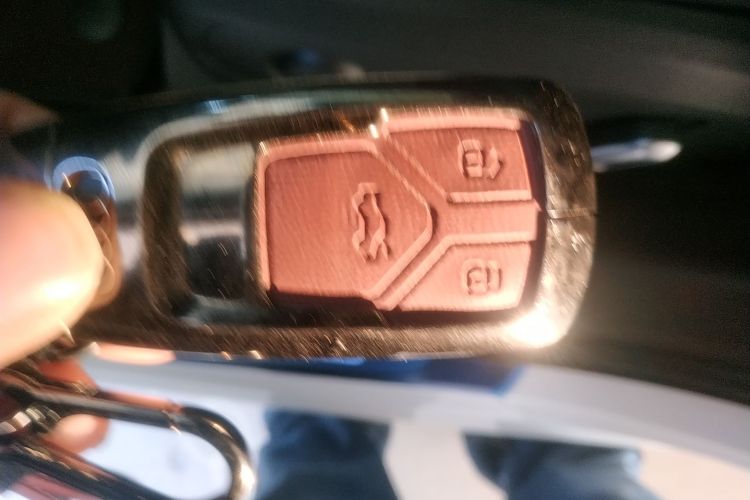 奥迪A4L 2025款 200万辆悦享版 40 TFSI 时尚动感型中控内饰7001