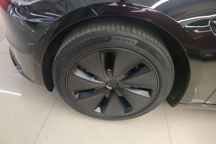 特斯拉 Model 3 2023款 长续航全轮驱动版车身外观6007