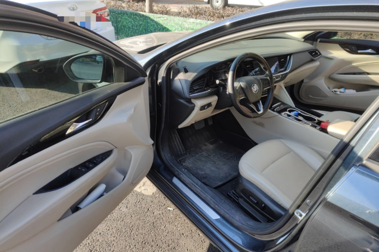 别克 君威 2020款 552T 精英型中控内饰20